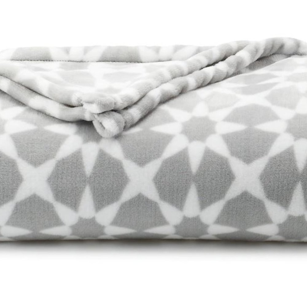 Plush throw blanket. 5 by 6 feet. Super soft! - Picture 1 of 8